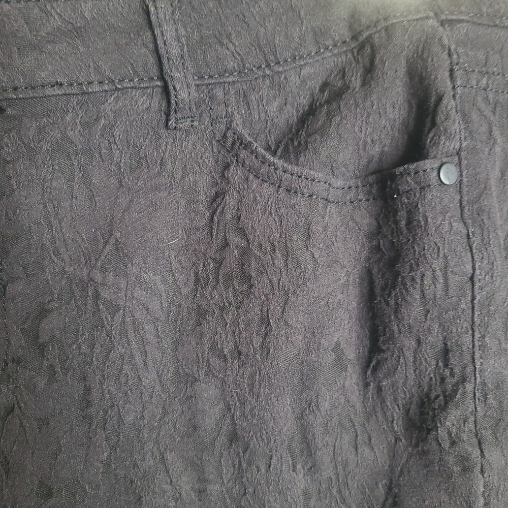 Vera Wang Black Textured Cropped Pants Women's Size 12 Casual Career - Picture 8 of 8